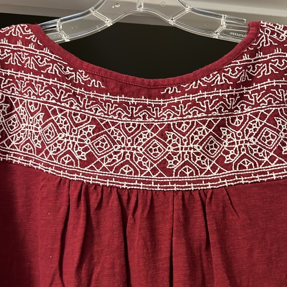 Lucky Brand top with lovely stitching - Picture 6 of 6